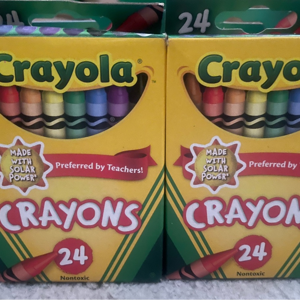 Crayola 24-Count Crayons - Vibrant Colors